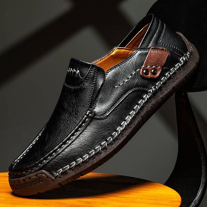 👞【38-48】Pánské nadměrné měkké kožené volnočasové boty, měkká podrážka pro pohodlí, nazouvací design (slip-on) pro snadné obutí