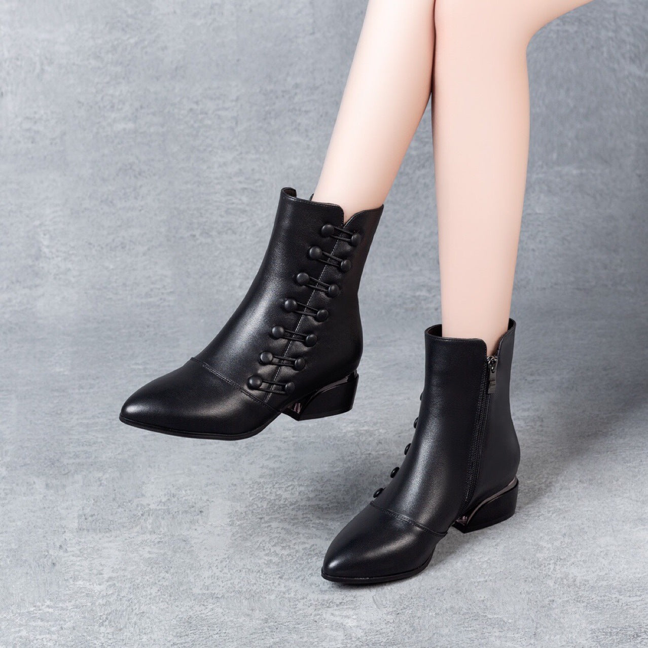 👢Botas de cuero cálidas para mujer, elegantes y de moda, de otoño e invierno, en color negro.